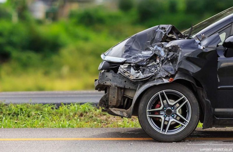 tips hindari kecelakaan mobil