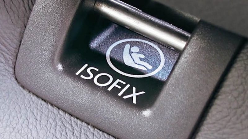 jok mobil berteknologi ISOFIX untuk berkendara dengan anak