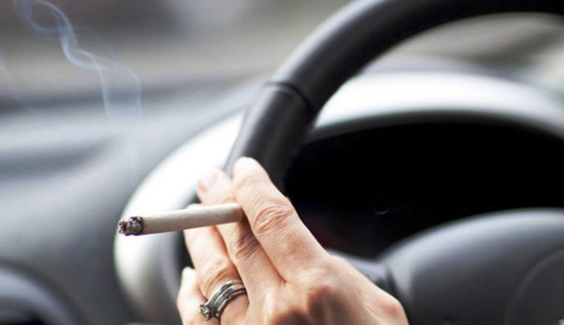 kebiasaan merokok saat berkendara